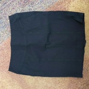 Size 8 Black skirt with pockets